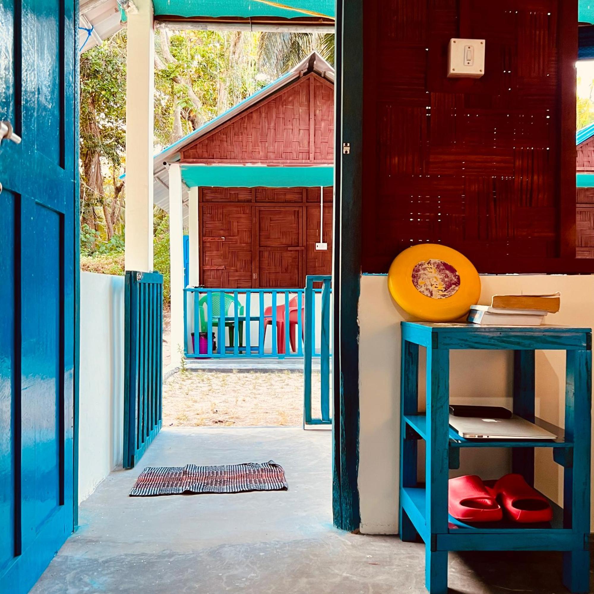 Blue Sea Restaurant & Bungalows Sitapur エクステリア 写真
