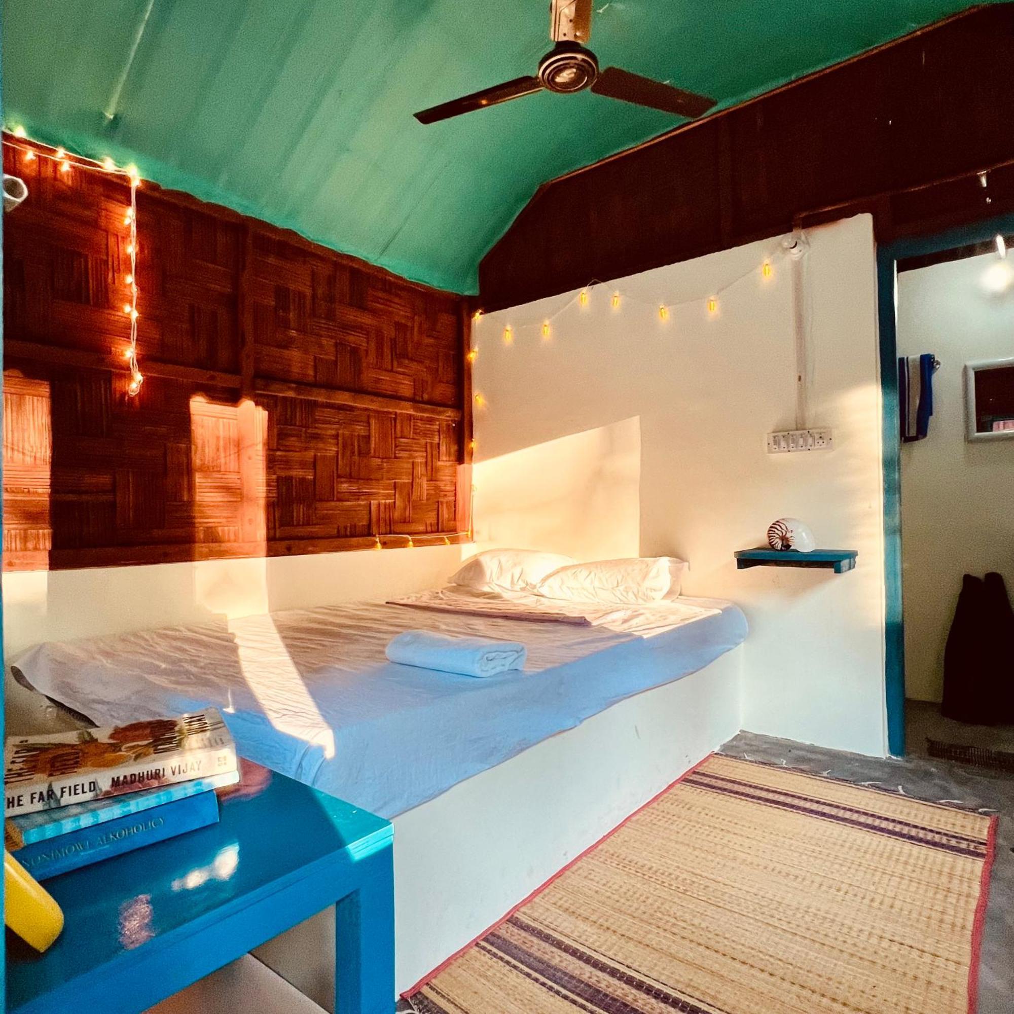 Blue Sea Restaurant & Bungalows Sitapur エクステリア 写真